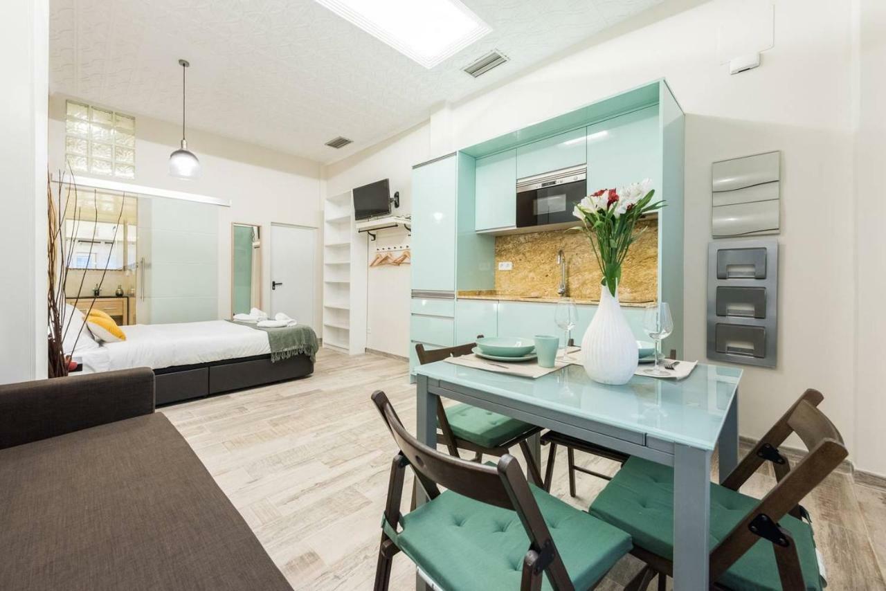 Cozy Retreat Wifi - Free Parking Apartment
